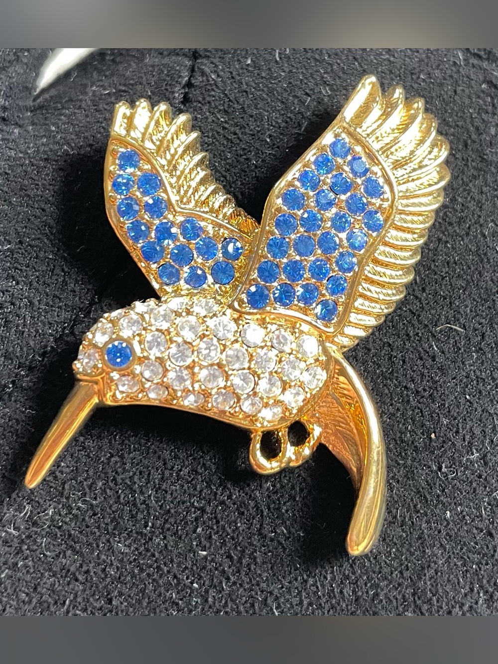 Vintage 1999 Plainville Stock Co. (PSCO) gold-tone hummingbird pin
